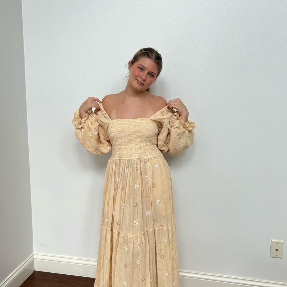 Elegant Cream Women's Dress